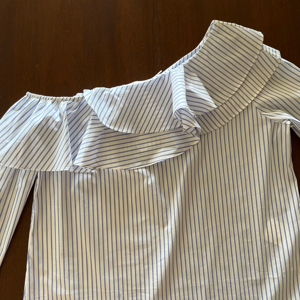 NWT  Calvin Klein blue white ruffled neck one cold shoulder blouse - Picture 5 of 8